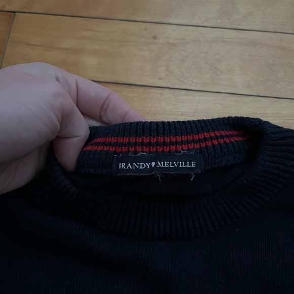 Brandy Melville Bernadette Sweater - Picture 3 of 3
